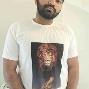 customer in oikotaantees tshirt